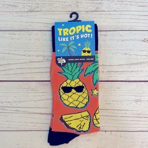 NWT Main and Local Unisex Crew Socks Pineapple Tropical